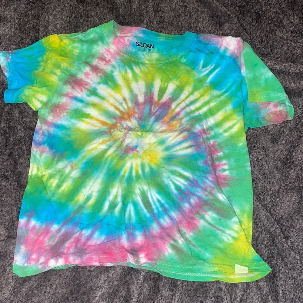 Tye dye crop top shirt small but fits cute and tight